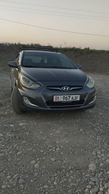 машына приора: Автомобиль Hyundai Accent в цвете "мокрый асфальт" (темно-серый) с