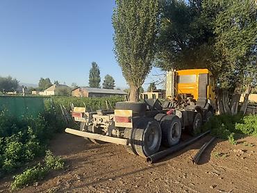 Коммерциялык транспорт: Сүйрөгүч, Renault, 2004 г., Прицепсиз — 5