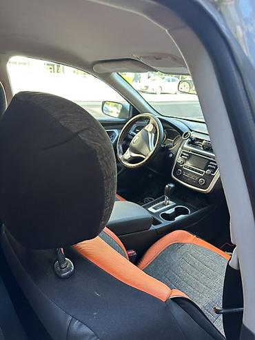 sukan satisi: Nissan Altima sedan - Korpus: 4 qapılı sedan, tünd boz rəng - — 6