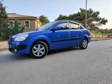 Kia Rio: 1.4 л | 2008 г