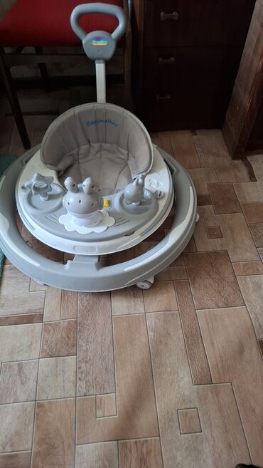 покрышки для детских колясок: Удобные детские ходунки Babywalker серого цвета, оснащенные мягким