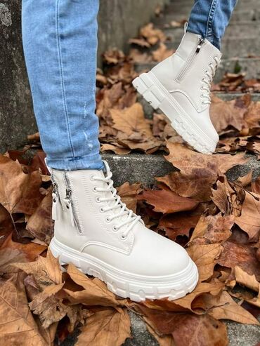 Čizme: Unisex kanađanke
36-41
2.800 — 1