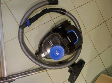 Kese za usisivače: Usisivac PHILIPS bez kese dobar kompletan 

Mirjevo — 7