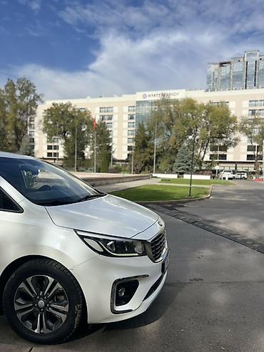 автобокс 550: Kia Carnival: 2018 г., Минивэн — 2