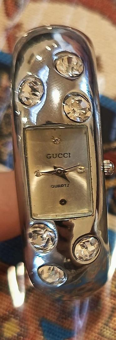 Gucci qadın qol saatı. Zərif və diqqətçəkən dizayna malik bu model
