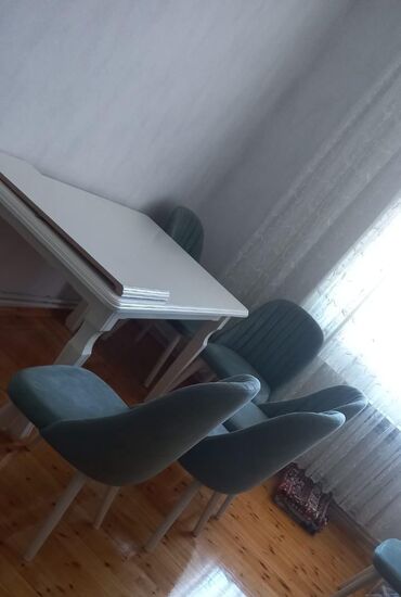 Divan və kreslo dəstləri: Qonaq otağı üçün, İşlənmiş, Açılan, Kvadrat masa, 6 stul
