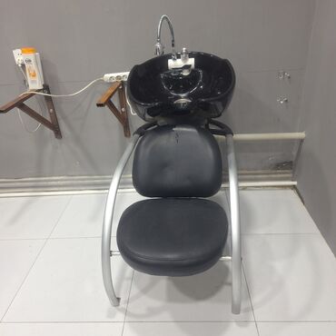 qara ikra: Кресло для мойки головы