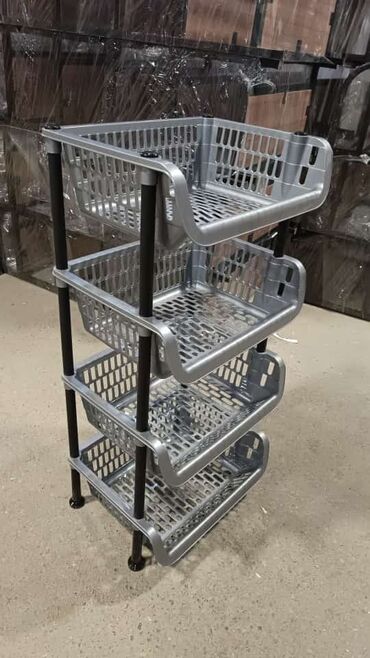 Digər qab-qacaq və mətbəx ləvazimatları: Meyvə-tərəvəz yiğmaq uçun polkalar 3 mertebe tekerli ve 4 mertebe — 18