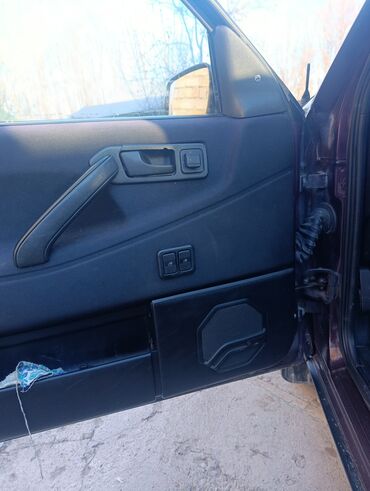 Volkswagen: Volkswagen Passat Variant: 1993 г., 1.8 л, Механика, Бензин, Универсал — 13