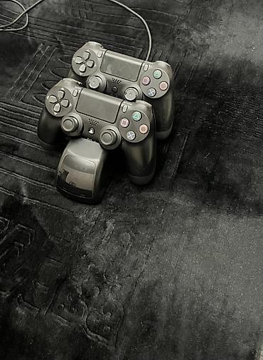 плейстешен 3: PlayStation 4 Pro (черная) с двумя беспроводными геймпадами DualShock — 5