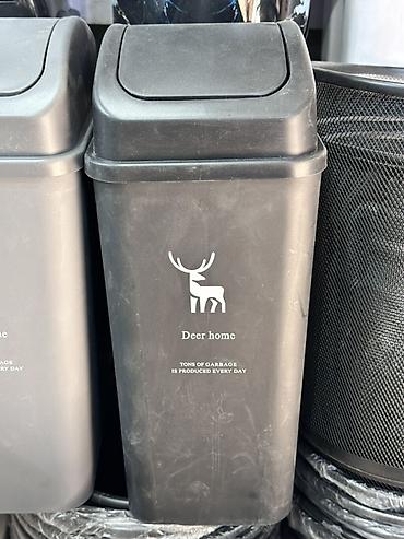 баки мусорные: Пластиковое ведро для мусора Deer home с поворотной крышкой. - — 1