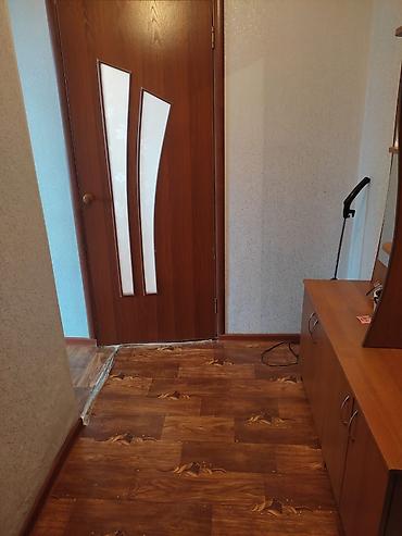 караен: 1 комната, 30 м², 105 серия, 4 этаж, Старый ремонт — 4