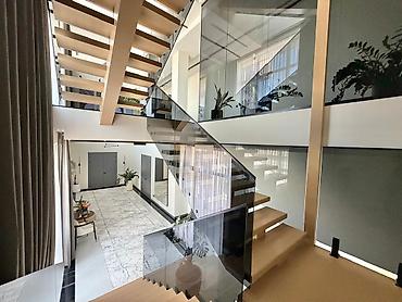 Продажа коттеджей и домов: 6 комнат и более, 640 м², 9 соток, Бишкек, Орто-Сай с. Агентство недвижимости — 9