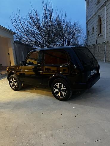 VAZ (LADA): Lada 4x4 (Niva) — qara rəngli, 3 qapılı SUV Bez kraka. 2019 12 ci ay — 1