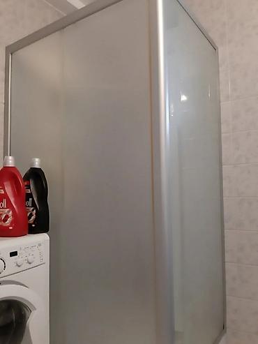 vrste satova: Tuš kabina 110x80cm, staklena, klizni deo na levo. Nema 1 staklo ( — 5