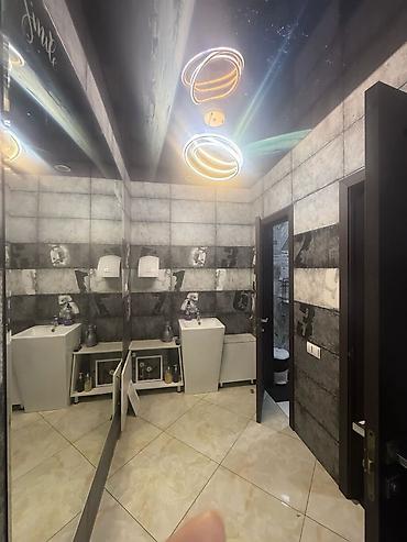 Коммерциялык мүлк: Косметологиялык студия 250 м², 5 бөлмө, Ремонту менен, Жарым-жартылай жабдуулары менен, Көп кабаттуу турак имараты — 5