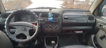 Volkswagen: Volkswagen Vento: 1992 г., 1.8 л, Механика, Бензин, Седан