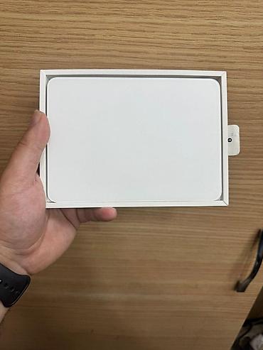 macbook pro 2018: Magic Trackpad 2 Apple Magic Trackpad 2 satılır. Az istifadə olunub — 2
