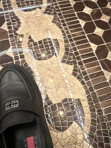 Mokasin və loferlər: Tommy Jeans qadın loaferləri - Rəng: qara - Material: hamar dəridən — 3