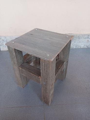 Məhsul: Taxta taburet/kiçik oturacaq - Material: Tamamilə taxtadan