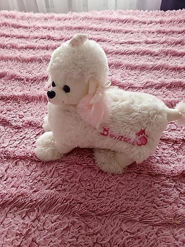 мини пудель: Peluş it oyuncağı – ağ rəngdə, pudel forması. Yumşaq və toxunuşa xoş — 1
