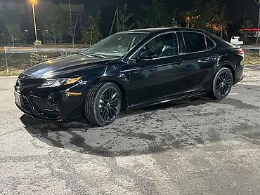 Toyota Camry: 2022 г., 2.5 л, Автомат, Гибрид, Седан