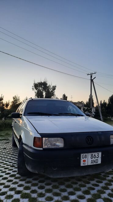 белый пассат: Volkswagen Passat: 1990 г., 1.6 л, Механика, Дизель, Универсал