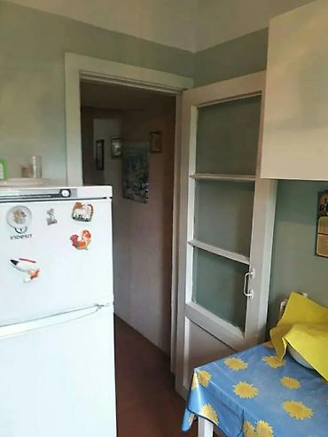 проходной: 2 комнаты, 44 м², ул. Чынгыз Айтматова Хрущевка, 4 этаж, Старый ремонт — 5