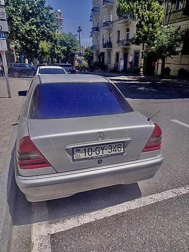 mersedes a klas: Mercedes-Benz C-Class: 2.2 l | 1996 il Sedan — 2