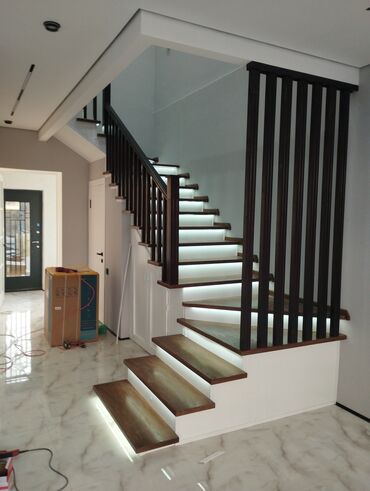 Деревянные лестницы: Деревянная лестница Для дома, Форма лестницы: Много-маршевая, Стиль: Классический — 10