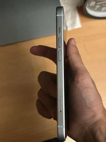 автомагнитола с экраном: IPhone 15, Синий