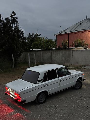 kredit avto aksesuar: VAZ 2106 sedan – ağ rəng, klassik kuzov. - 4 qapı, 5 yerlik salon - — 5
