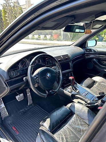 e39 guzgu: BMW 5 Series E39 sedan – qara rəng, M-paket üslublu eksteryer — 10