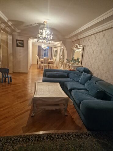 Uzunmüddətli kirayə mənzillər: Geniş və işıqlı mənzil – klassik üslubda tam mebel və texnika ilə — 11