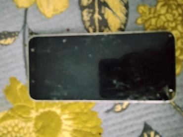 samsung galaxy s10e: Два смартфона Samsung. 1) Samsung (белый, с физической кнопкой — 2