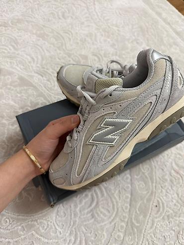 new balance 2002r: Кроссовки New Balance 2002R в светло-сером цвете. Модель выполнена в — 2