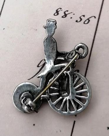 Broševi: Vtg broš Green Golden Beetle Velosiped Mornarički Baršunasti. Cena za — 7