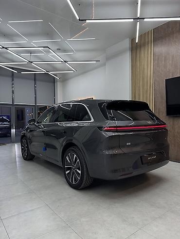 kaiyi e5: Lixiang L6: 2025 г., 1.5 л, Автомат, Гибрид, Кроссовер — 3