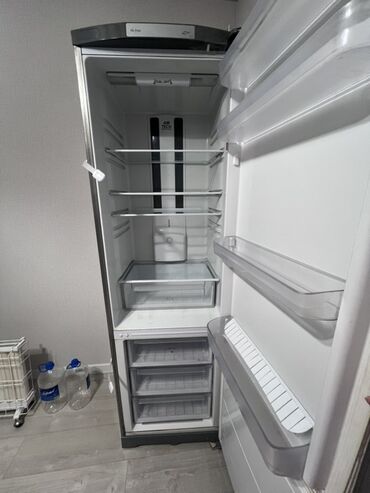 продается аристон: Холодильник Hotpoint Ariston, Двухкамерный, No frost