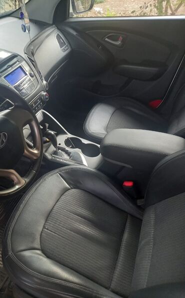 Hyundai: Hyundai ix35: 2.4 l | 2011 il Ofrouder/SUV — 10