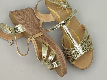 czapka z daszkiem simms: Sandals 38, Used
