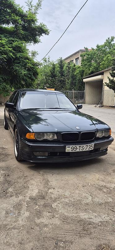 bmw e38: BMW 7 Series E38 sedan - Kuzov: qara rəng, klassik E38 dizaynı, ön və — 5