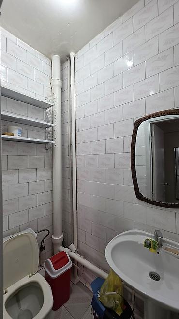 продаю не спеша: 3 комнаты, 70 м², Аламедин-1 мкр 106 серия, 6 этаж, Косметический ремонт — 10