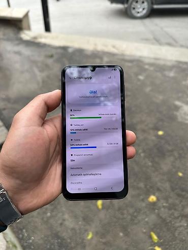 apple ipad air: Samsung Galaxy A24 4G, 128 GB — 2