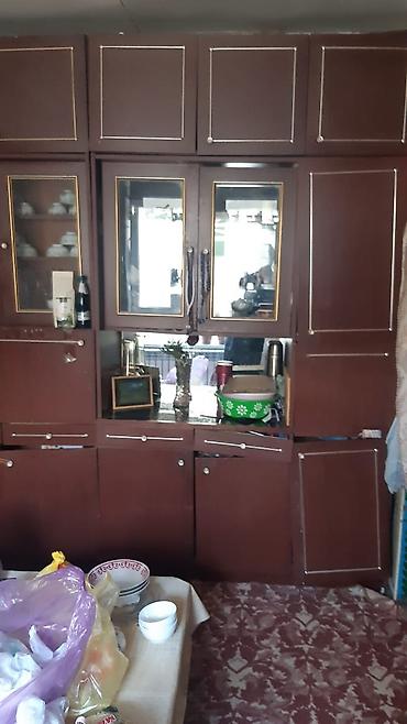 cupboard: Секция/горка для гостиной из массива/ДСП, классического дизайна в — 1