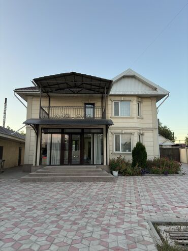 киргизия 1 дома: 250 м², 7 комнат, Свежий ремонт С мебелью, Кухонная мебель