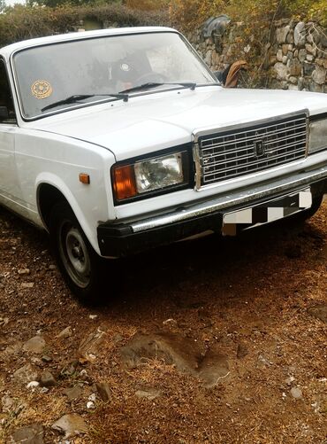 диски на ваз 2107 размеры на 13: VAZ 2107, ağ rəngli sedan. Xüsusiyyətlər: - Klassik “Jiquli” dizaynı