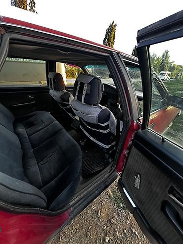 аудио касеты: Audi 100: 1990 г., 1.8 л, Механика, Бензин, Седан — 4