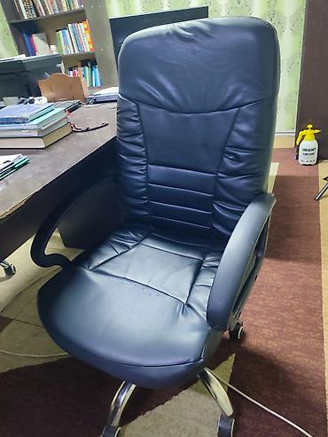 Офисные кресла: Офисное кресло, Б/у, С колесиками, цвет - Коричневый, Самовывоз, Бесплатная доставка, Платная доставка — 7