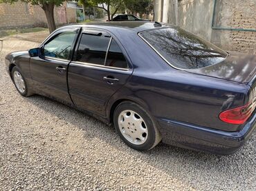 Mercedes-Benz: Mercedes-Benz 220: 2.2 l | 1997 il Sedan — 9